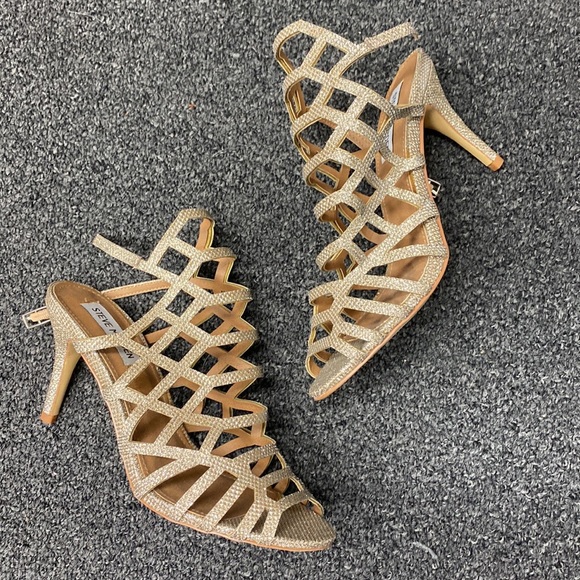 Steve Madden Shoes - Steve Madden Saedee gold glitter gladiator strappy cage heels 8